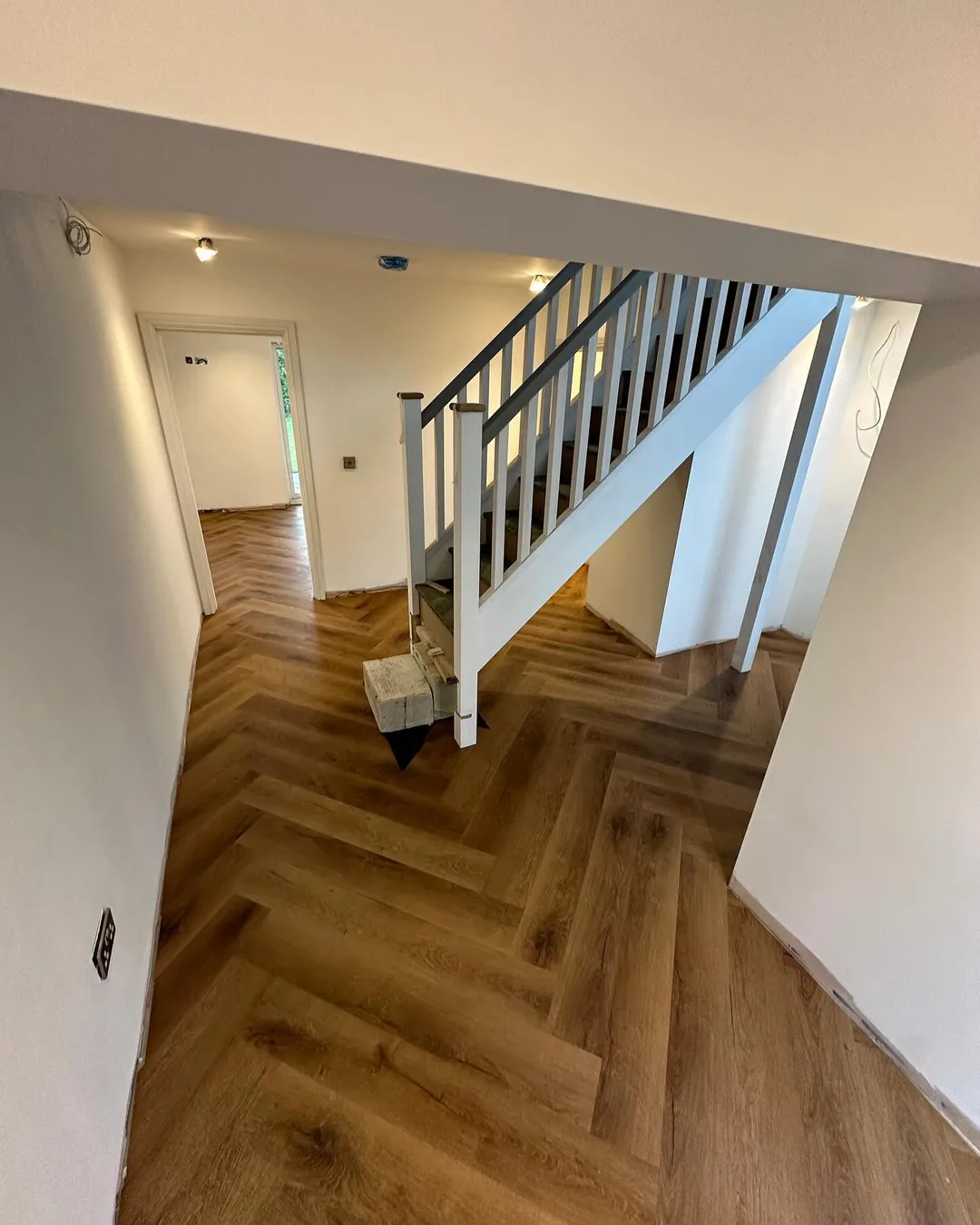 Кварцвиниловая плитка "Invictus" Royal Oak Mocca (406*102*2мм) — купить в Владимире