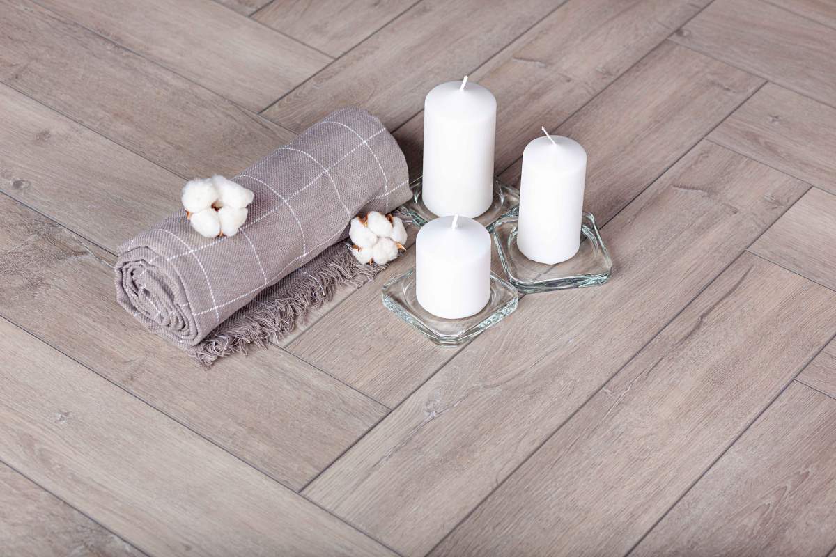 Замковая ПВХ плитка "Aberhof" Carmelita 1682 (615*123*5 мм) — купить в Владимире