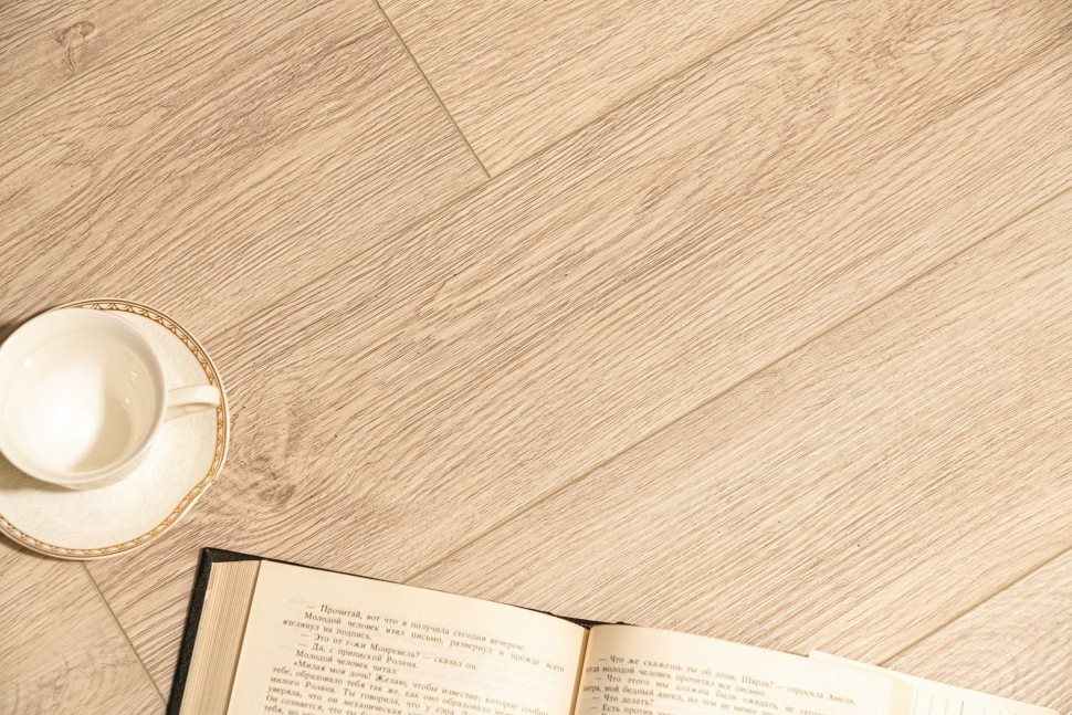 Виниловый ламинат "Bonkeel" Style Дуб Гарднер (1200*125*4 мм) — купить в Владимире