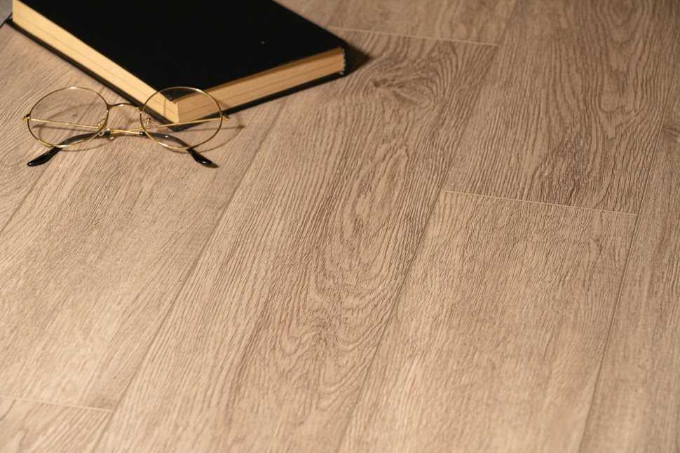 Виниловый ламинат "Bonkeel" Style Дуб Гарднер (1200*125*4 мм) — купить в Владимире